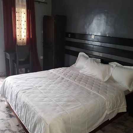Sunrise Center Bonapriso 111 Hotel Douala Bagian luar foto